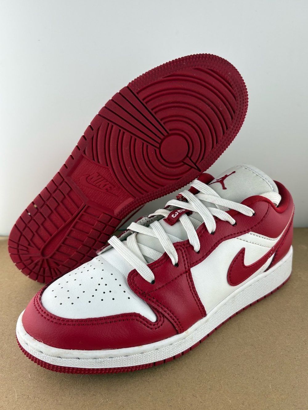 Nike Air Jordan 1 Low GS Red White 5.5y Youth Womens 7 553560-611
